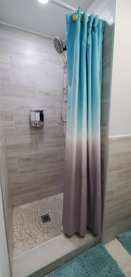 Apartamento Eleg Stu With Lux Amnts Steps Frm Nautical Mile Freeport